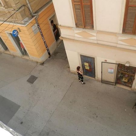 Vintage Pula Apartment ภายนอก รูปภาพ